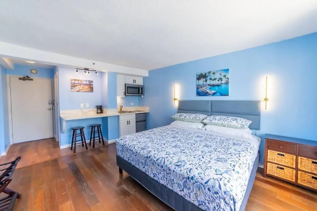 Trendy Studio In The Heart Of Honolulu - 21F 0*,  United States